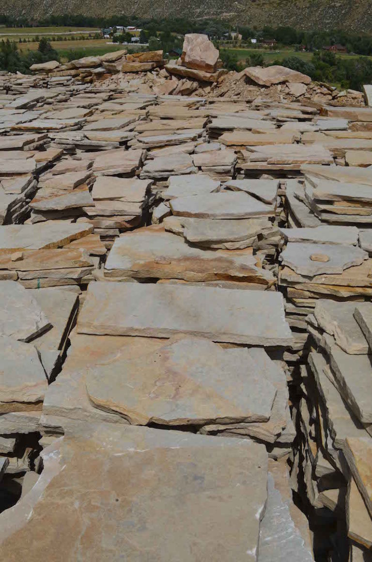 Masonville Stone Quarry wholesales colorado buff flagstone, landscape