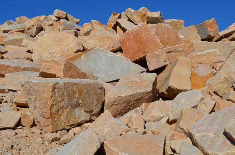 Masonville Stone Quarry wholesales colorado buff flagstone, landscape